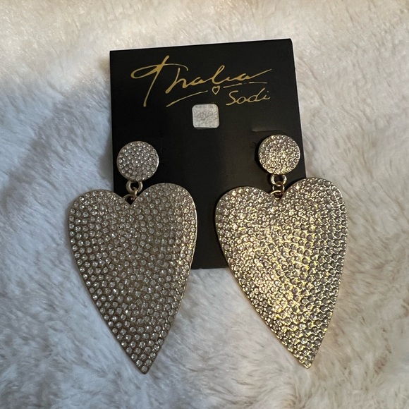 ✨Macy's x Thalia Sparkling Gold Pavé Heart Earrings✨ - Picture 2 of 4